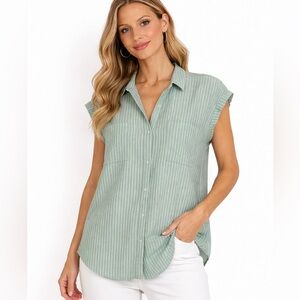 Jachs‎ Girlfriend Size Medium Green Striped Button Down Shirt